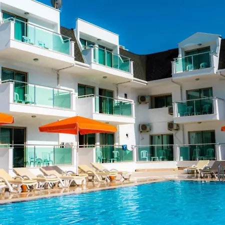 Omorfi Garden 4*