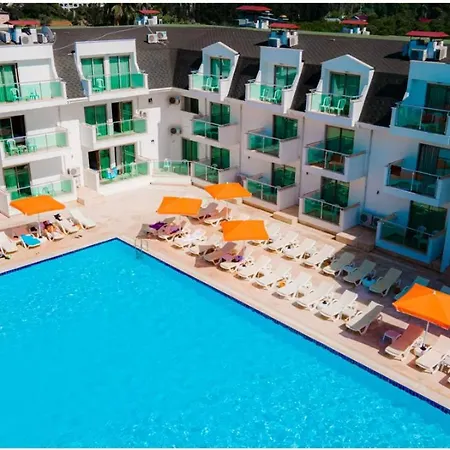 Omorfi Garden Hotel